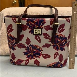 Bold, beautiful purse.